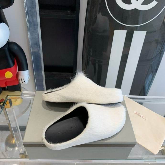 Marni Calfskin Slides*write color in note section*