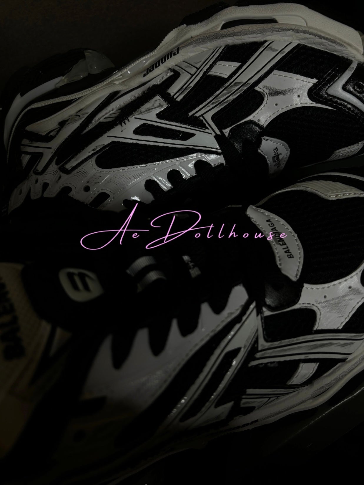 Black&White Track Runners