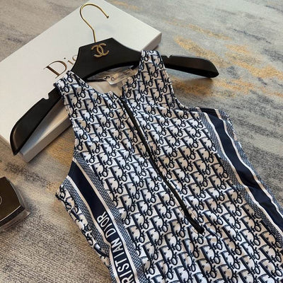 One Piece Sleeveless C.D