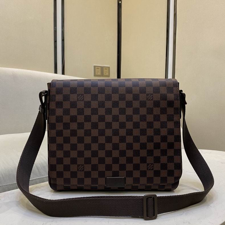 Men’s LV Messenger Bag